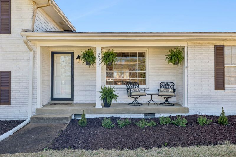 239 Sterling Rd, Hendersonville, TN 37075
