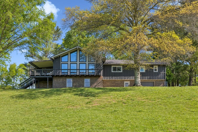 737 Maynard Ln, Columbia, TN 38401