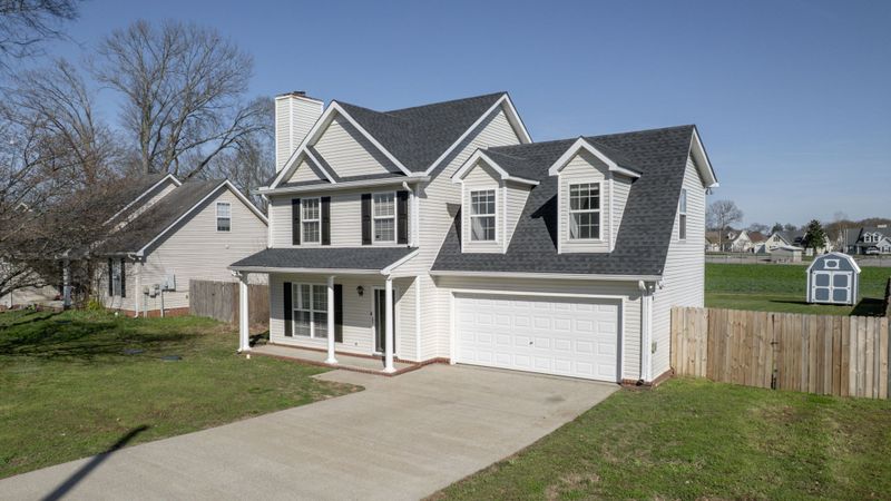 697 Crescent Rd, Murfreesboro, TN 37128