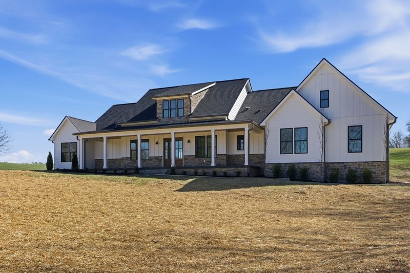 2176 Hogan Rd, Burns, TN 37029