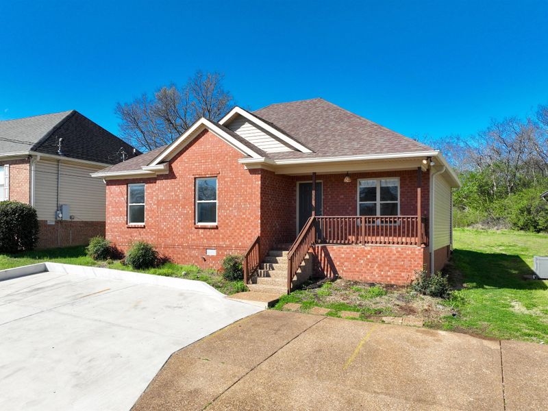 122 Larkin Springs Rd, Madison, TN 37115