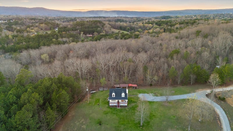 1068 Rogers Rd, Chickamauga, GA 30707