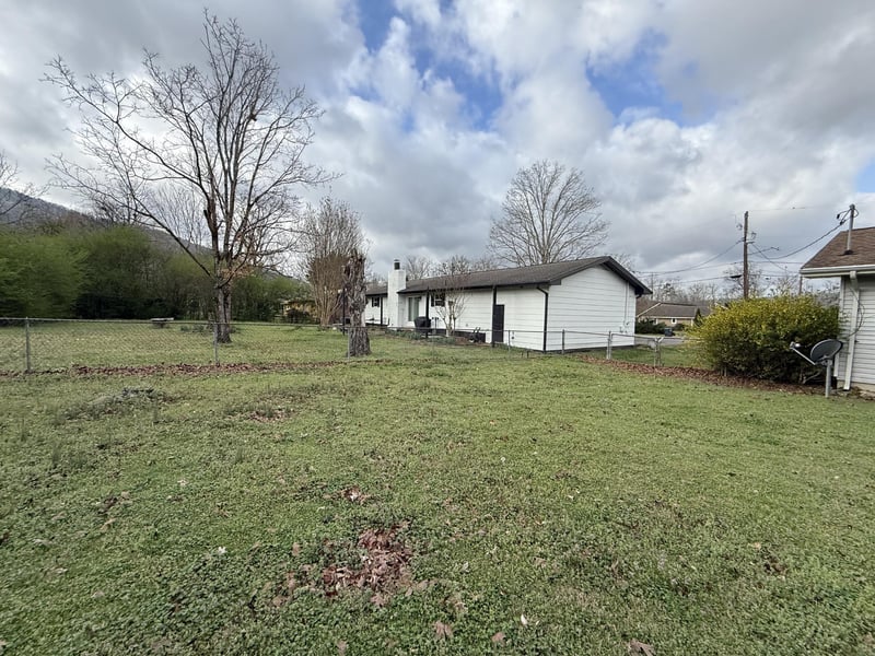 128 Williams St, Trenton, GA 30752