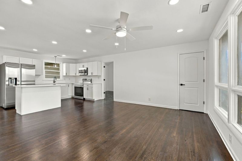 731 Work Dr, Nashville, TN 37207