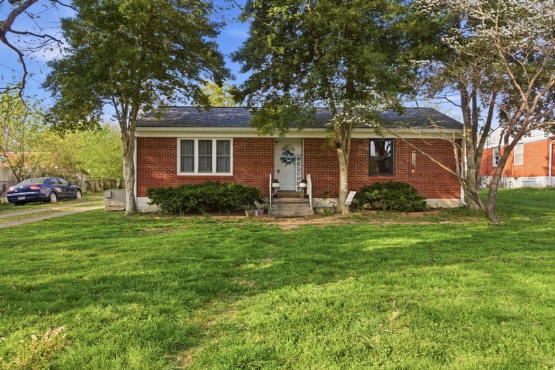 110 Old Pond Ln, Dickson, TN 37055