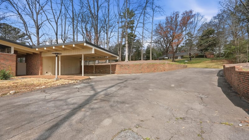 820 Atkinson Dr, Dalton, GA 30720