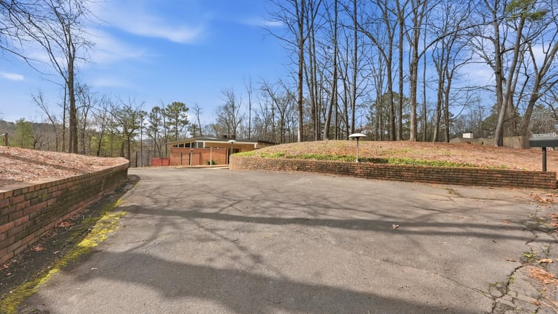820 Atkinson Dr, Dalton, GA 30720