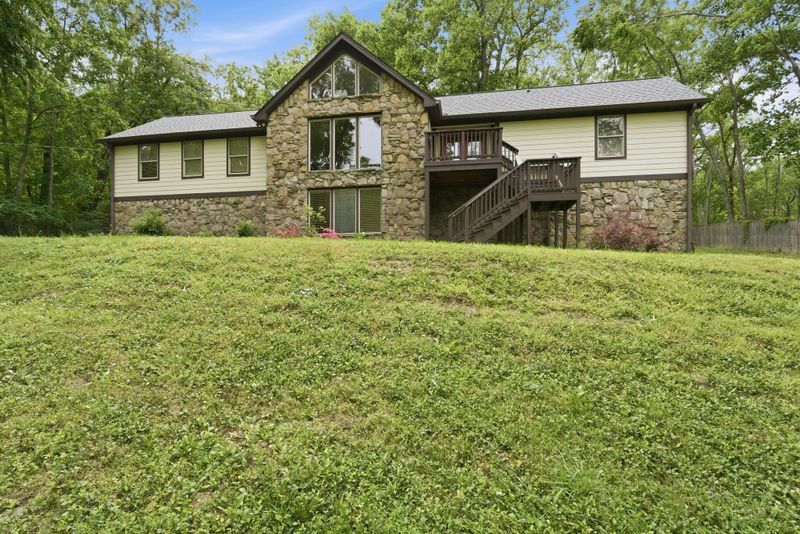 2002 Sunny Side Dr, Brentwood, TN 37027