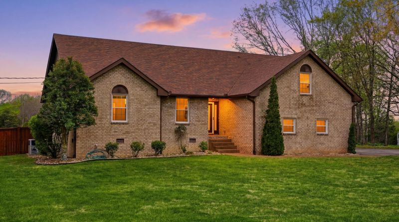 715 Poplar Dr, Mount Juliet, TN 37122