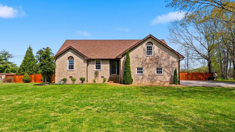 715 Poplar Dr, Mount Juliet, TN 37122