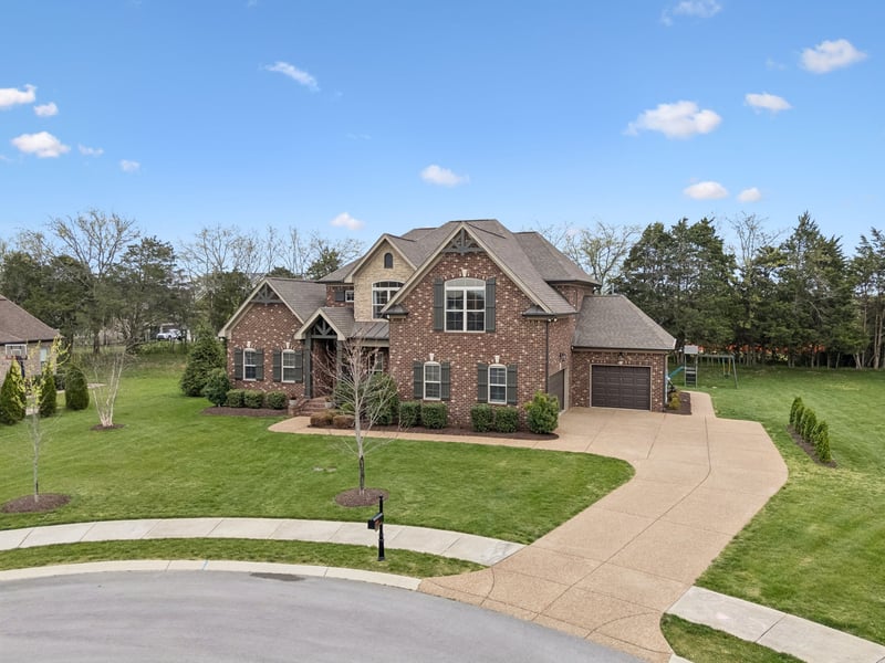 907 Larkspur Ln, Lebanon, TN 37087