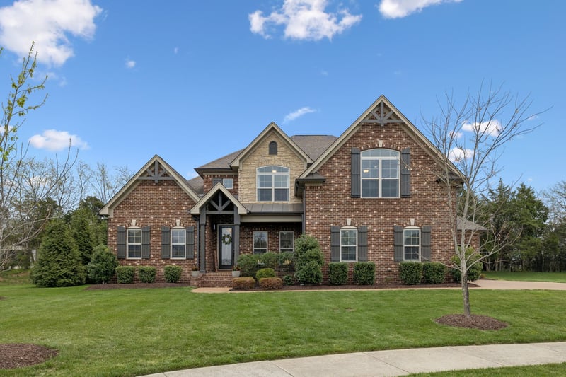 907 Larkspur Ln, Lebanon, TN 37087