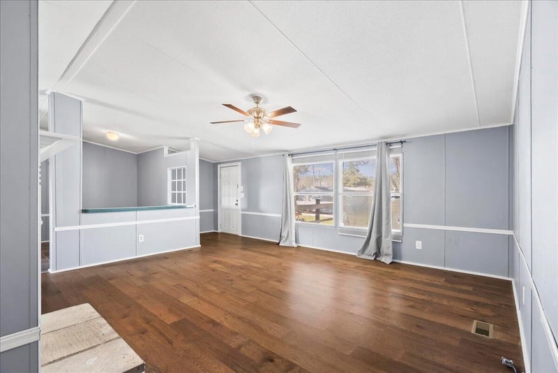 46 W Pine St, Chatsworth, GA 30705