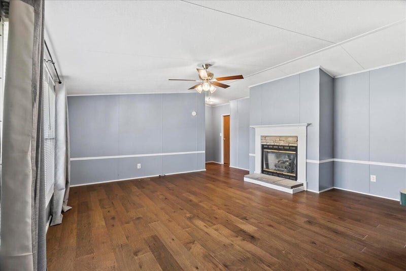 46 W Pine St, Chatsworth, GA 30705