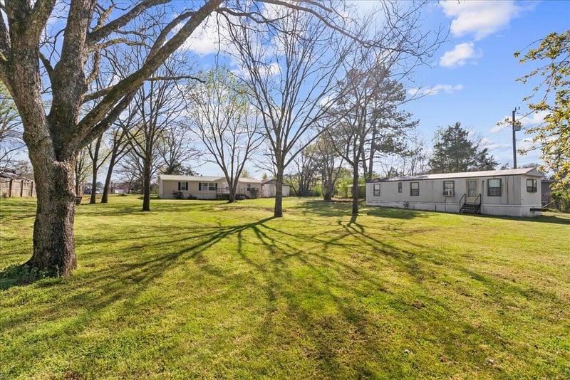 46 W Pine St, Chatsworth, GA 30705