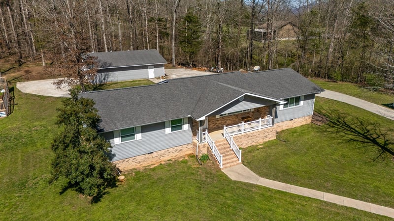 310 Daniels Rd, Trenton, GA 30752