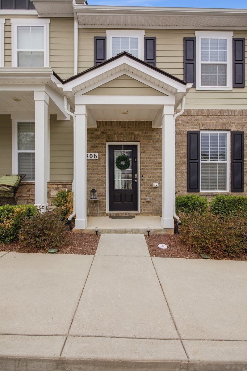 806 Dallas Dr, Columbia, TN 38401