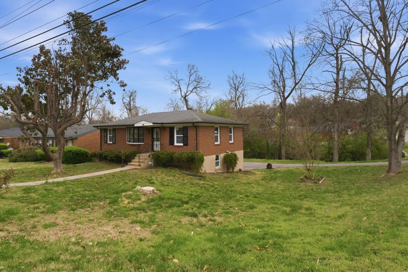 730 Patricia Dr, Nashville, TN 37217