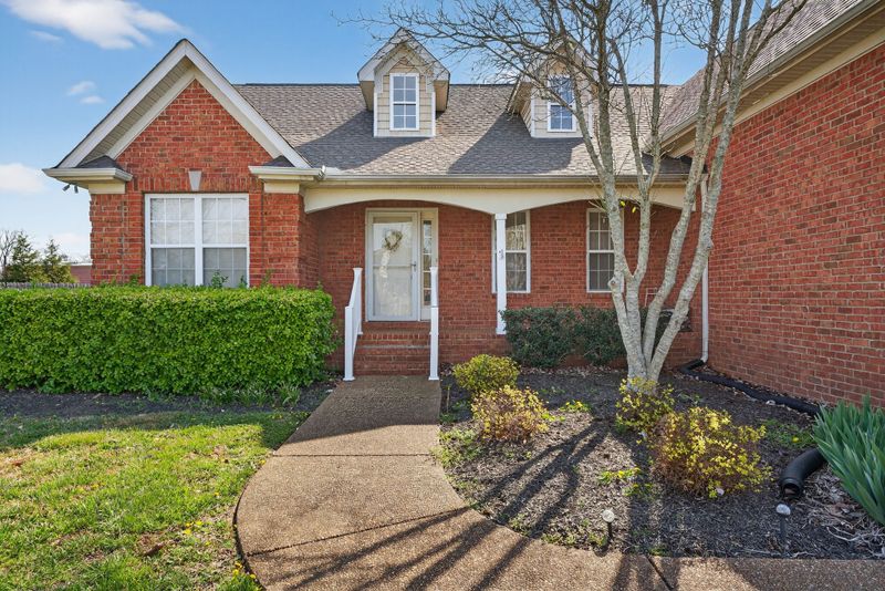 105 Stonefield Dr, Mount Juliet, TN 37122