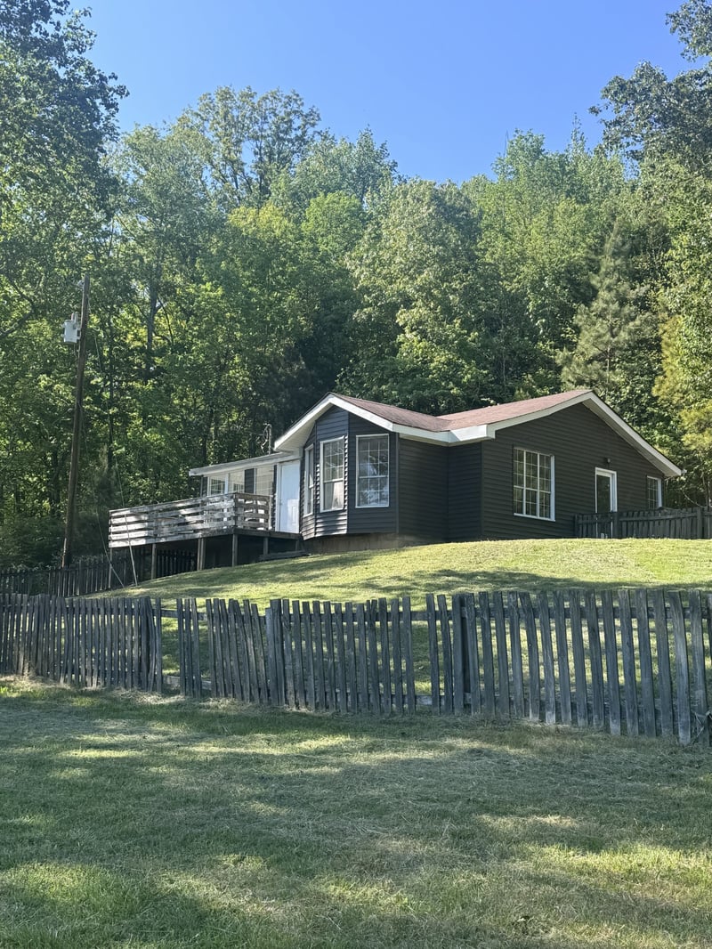 1079 Harristown Rd, Ashland City, TN 37015