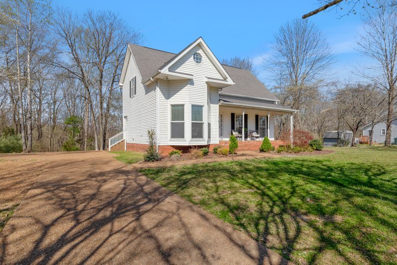 110 Redbud Dr, Dickson, TN 37055