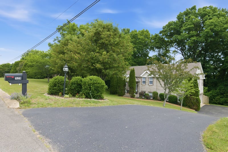 529 Katelyn Dr S, Spring Hill, TN 37174