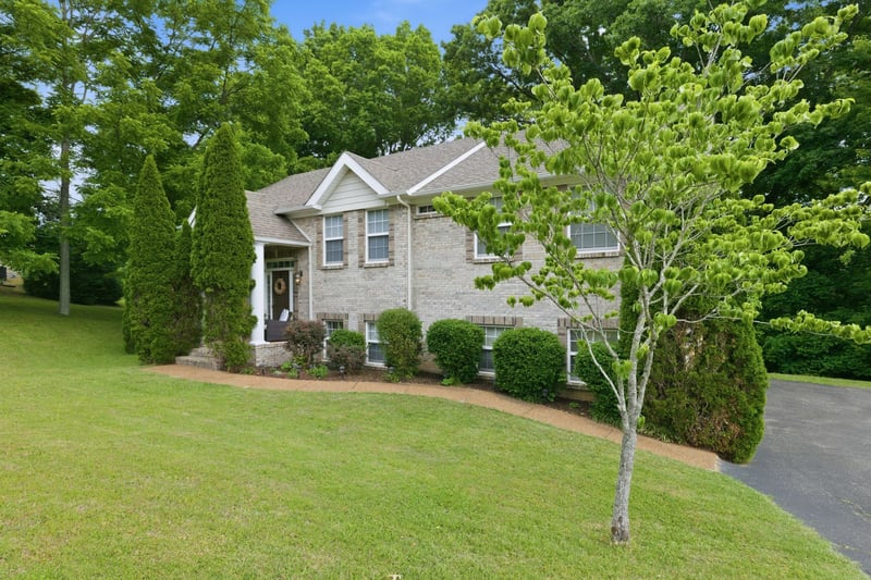 529 Katelyn Dr S, Spring Hill, TN 37174