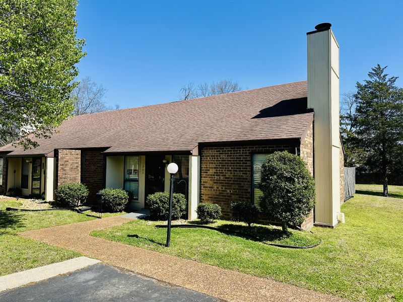 200 Castlewood Ln, Lebanon, TN 37087