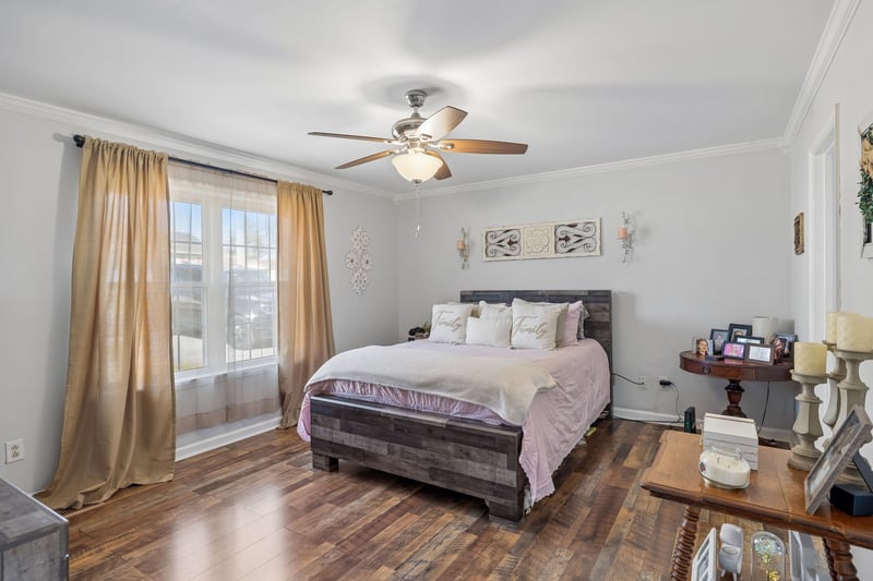 2910 Edge Park Ct, Columbia, TN 38401