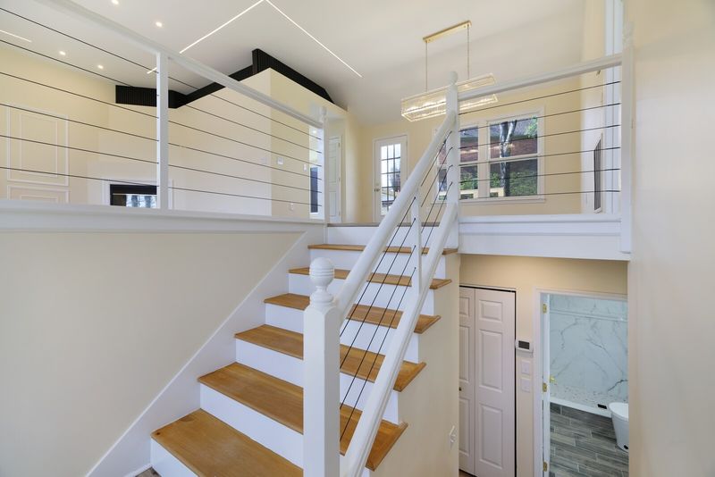 800 Carlisle Ct N, Nashville, TN 37214