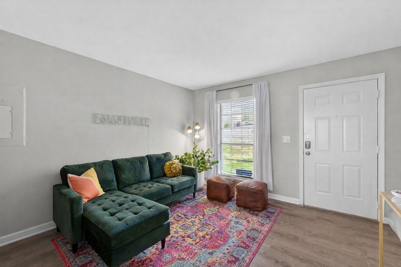 3011 Conviser Dr, Nashville, TN 37207