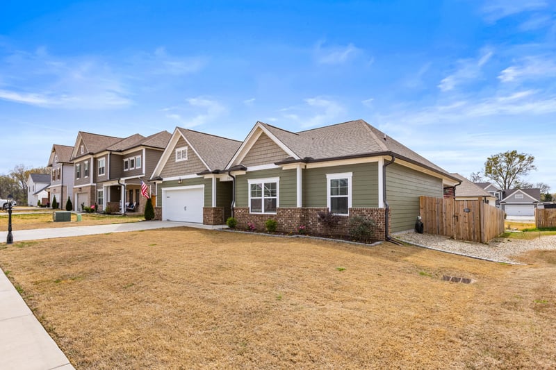 231 Winchester Dr, Rossville, GA 30741