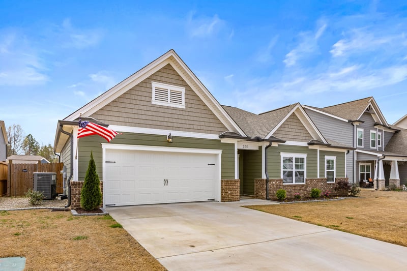 231 Winchester Dr, Rossville, GA 30741