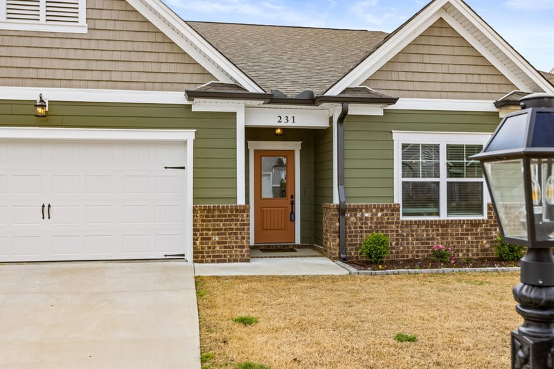 231 Winchester Dr, Rossville, GA 30741