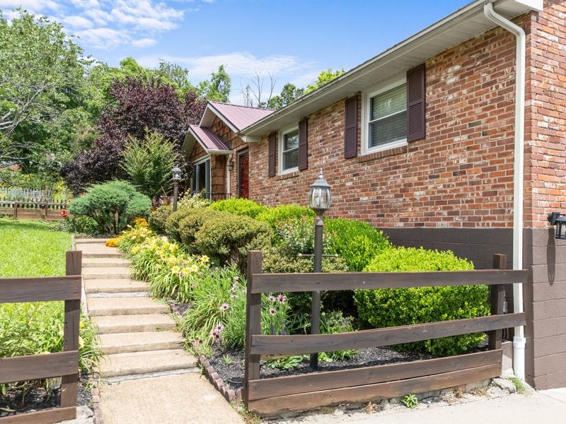 220 Nunley Dr, Nashville, TN 37211