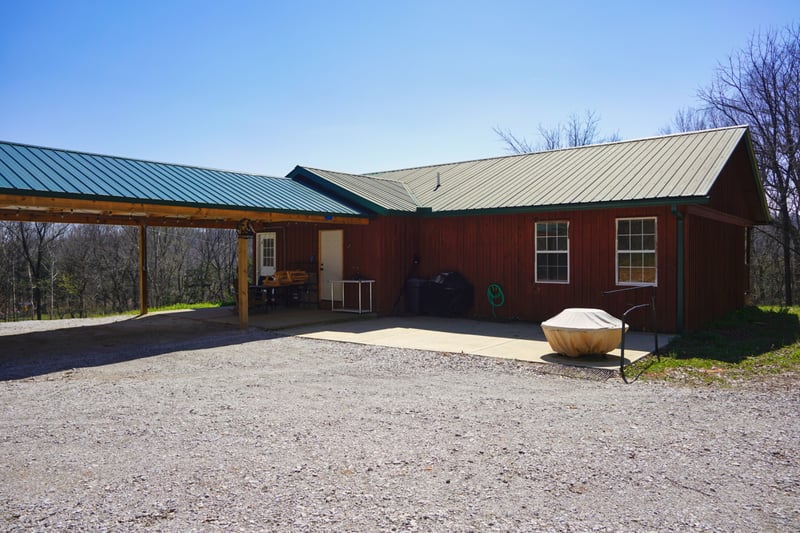 2300 Bear Creek Rd, Vanleer, TN 37181