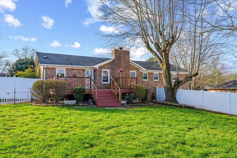 510 Hemingway Dr, Columbia, TN 38401