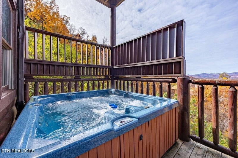 922 Black Bear Cub Way, Sevierville, TN 37862