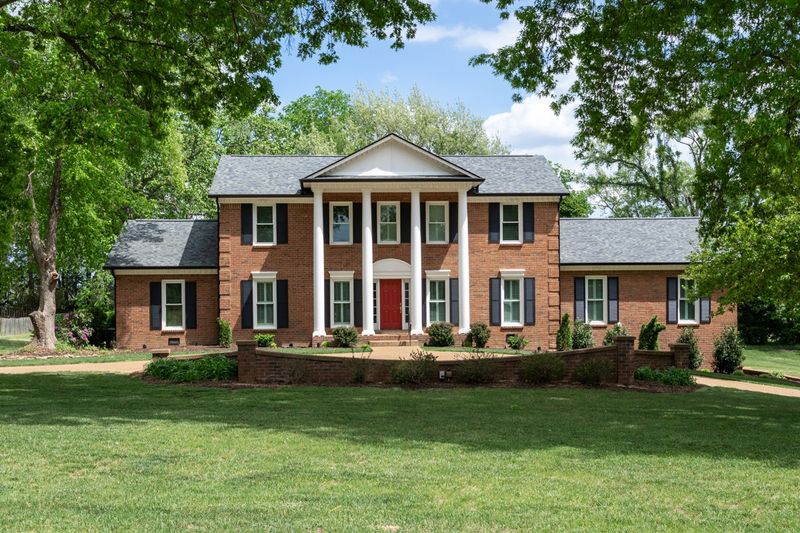 1612 Knox Dr, Brentwood, TN 37027
