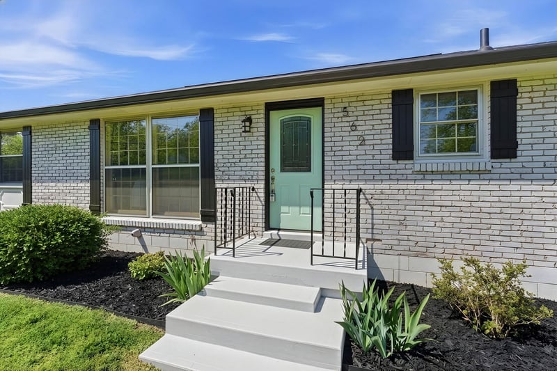 562 Walton Ferry Rd, Hendersonville, TN 37075