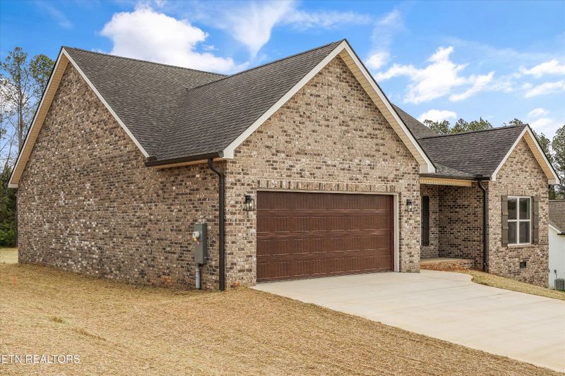 812 Pinebrooke Dr, Maryville, TN 37801