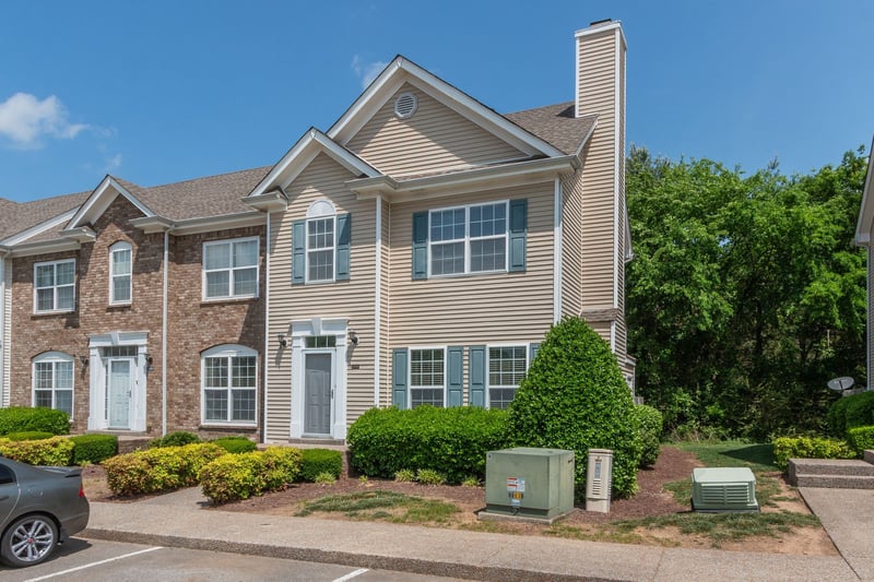 3041 Newport Valley Cir, Thompsons Station, TN 37179