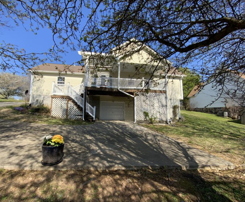 185 Cornerstone Dr, Ringgold, GA 30736
