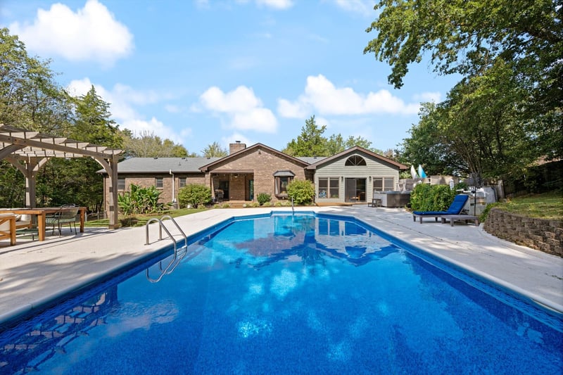 106 E Shady Trl, Old Hickory, TN 37138