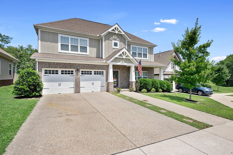 216 Jocelyn Dr, Cottontown, TN 37048