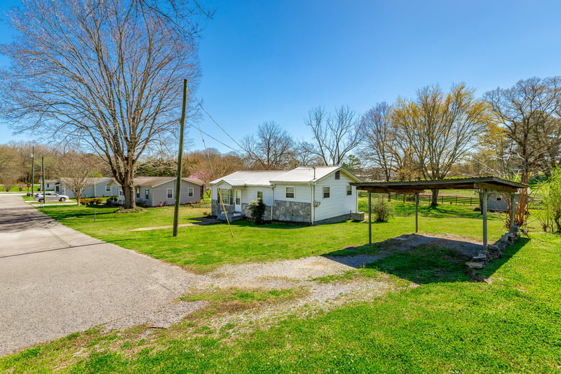 55 Rutledge St, Chickamauga, GA 30707