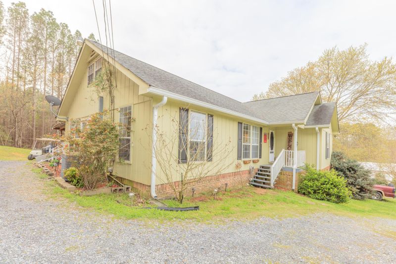 1769 Tunnel Hill Varnell Rd NW, Tunnel Hill, GA 30755