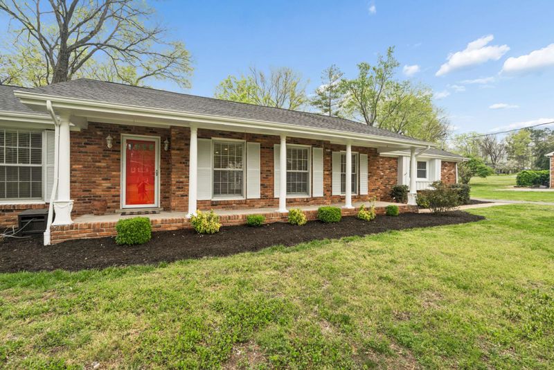 1518 Lipscomb Dr, Brentwood, TN 37027