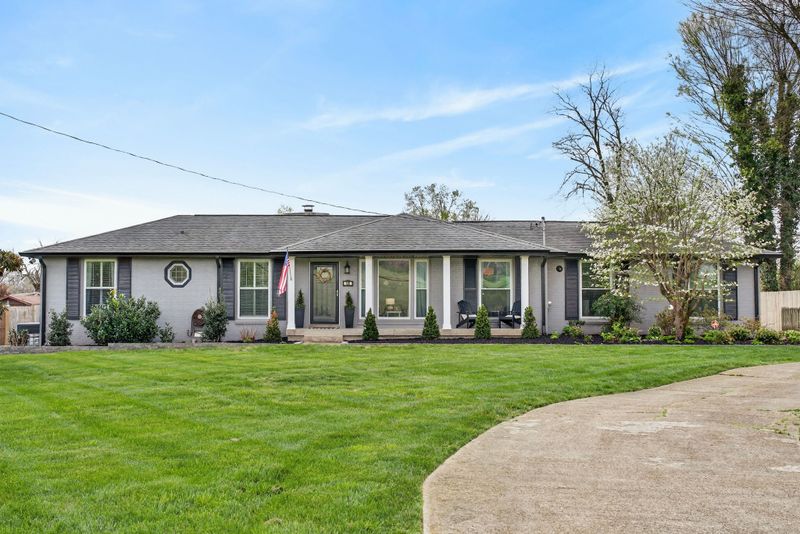 128 East Dr, Hendersonville, TN 37075