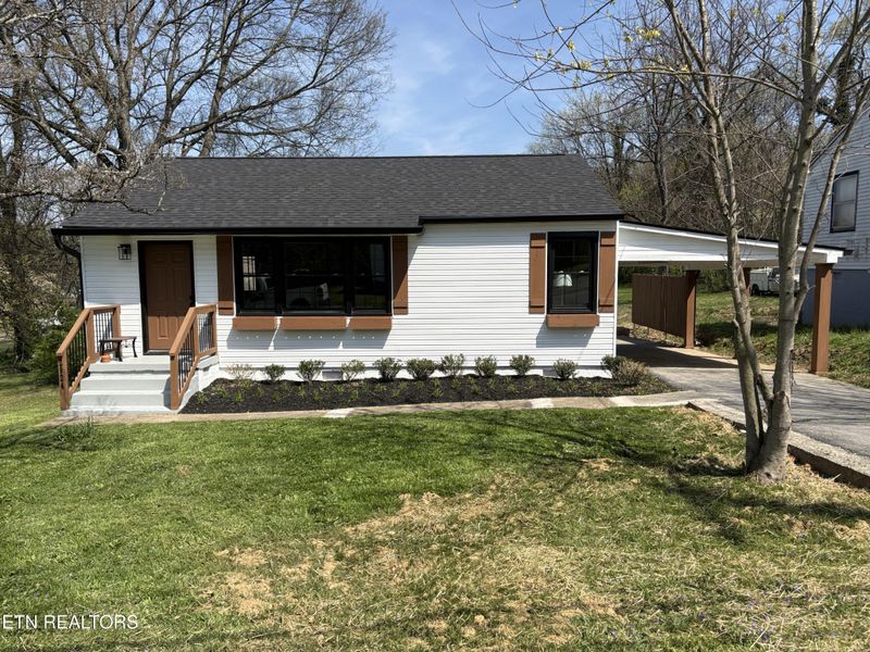 2924 Maxwell St, Knoxville, TN 37917